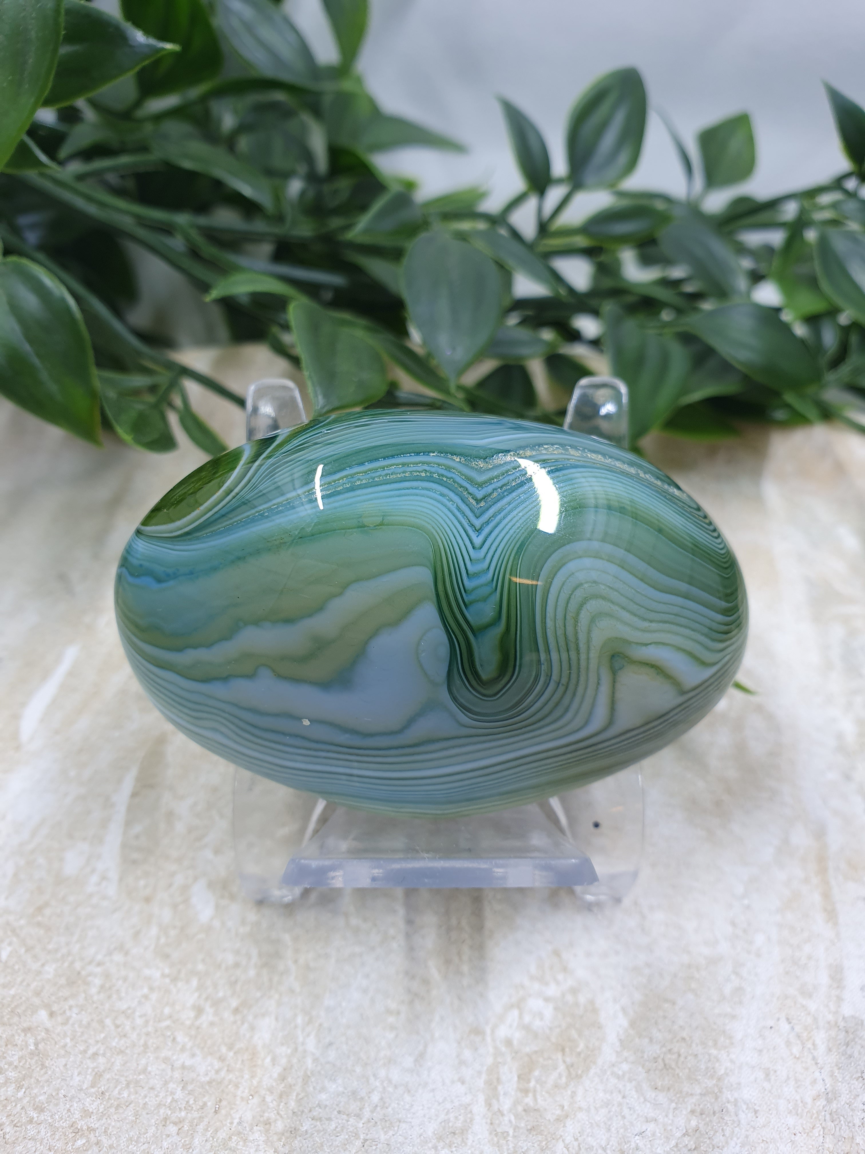 Dyed Green Agate Palm Stone